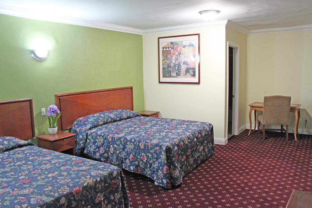 Royla Motel Pomona Szoba fotó